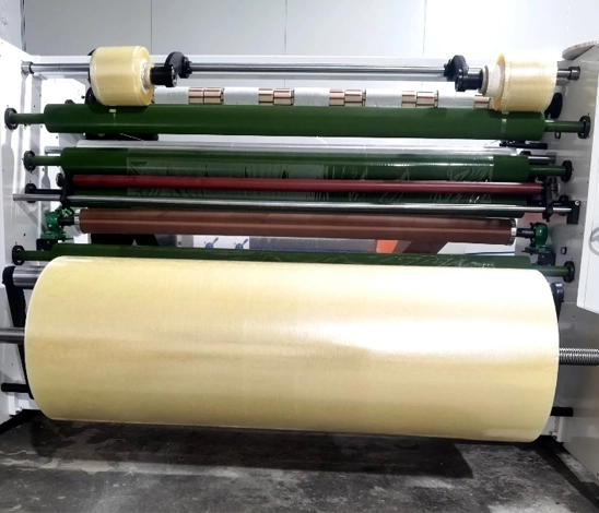 Característica da máquina de rebobinamento de corte de fita LY-1300/1600B BOPP