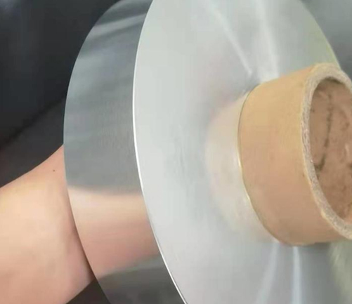 Máquina de corte longitudinal e bobinagem de superfície da série CORE